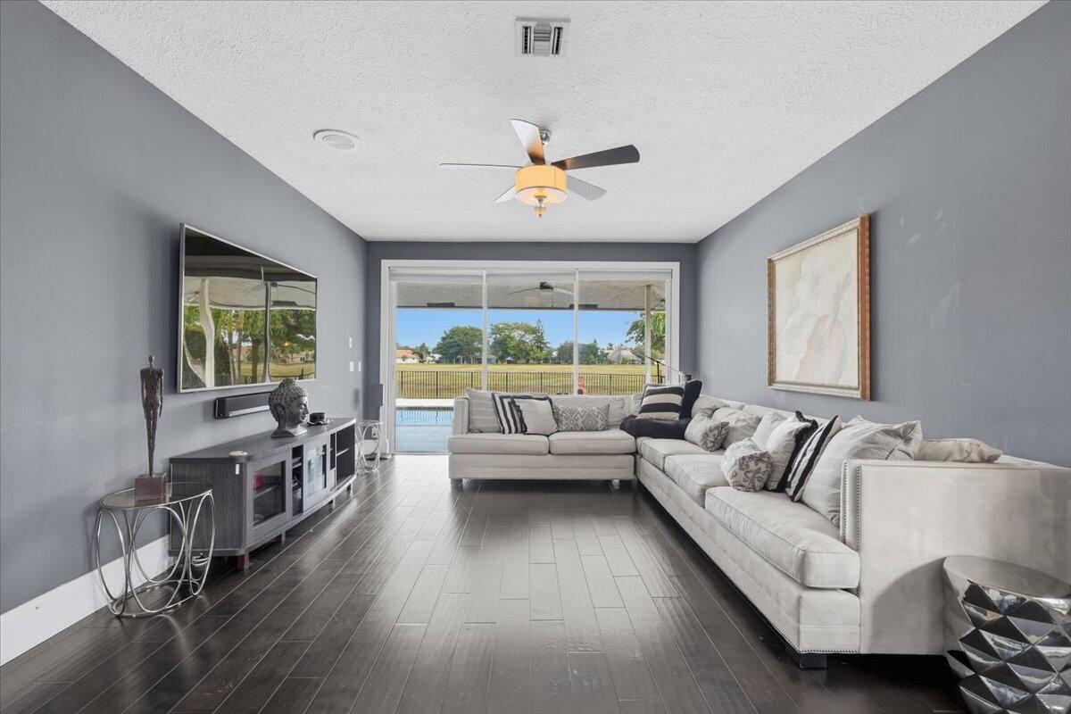 GREENVIEW COVE OF WELLING - Residential