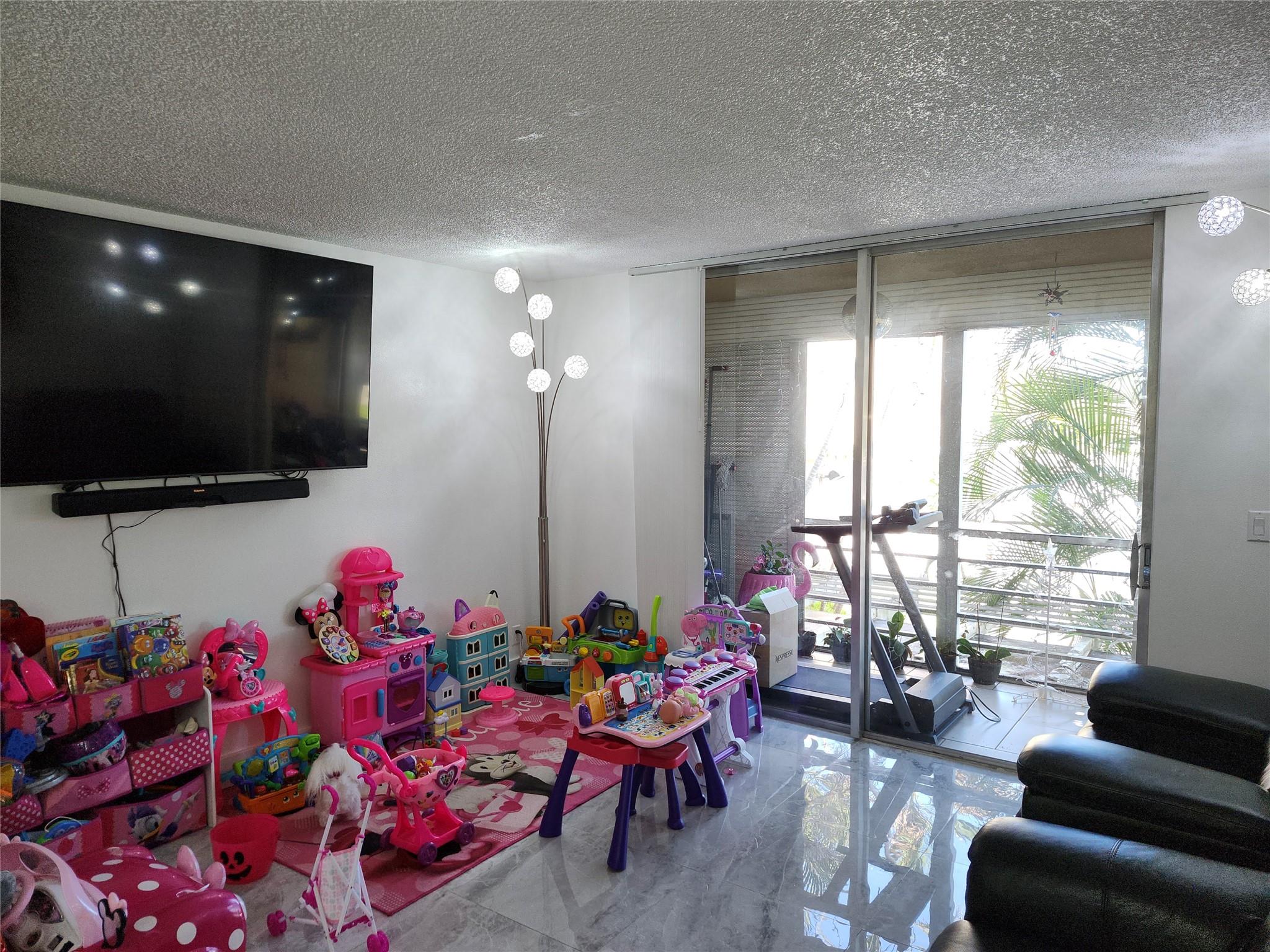 POLYNESIAN GARDENS - Residential