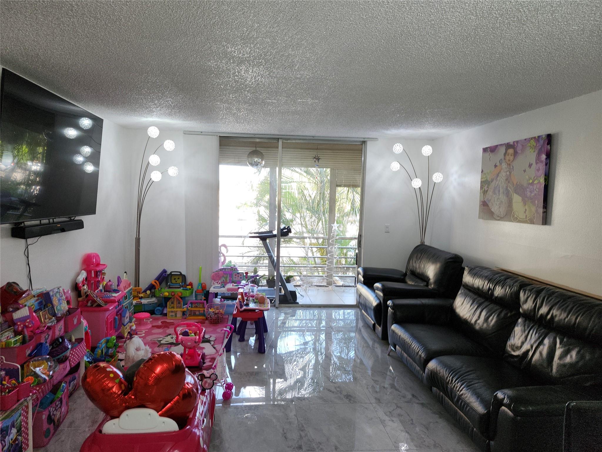 POLYNESIAN GARDENS - Residential