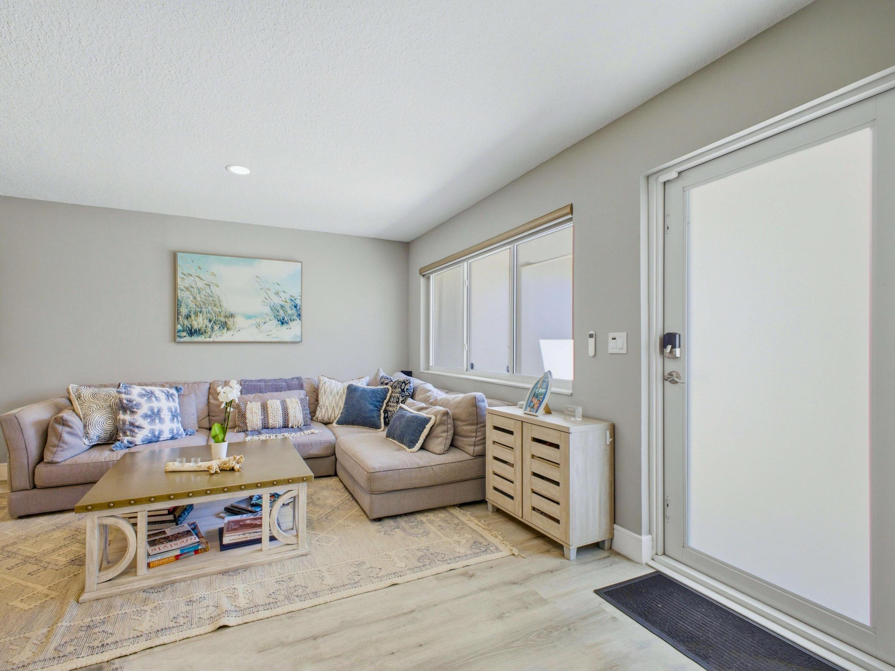 HILLSBORO ESTATES - Residential