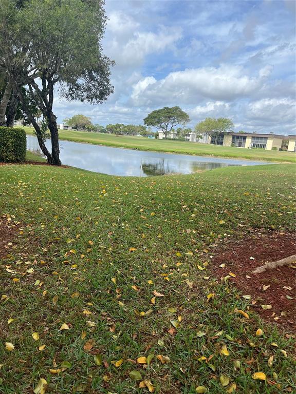 VERY NICE REEMODELED UNIT WITH TILE FLOORS THROUGHOUT *** UPDATED KITCHEN AND BATHS *** THE MOST BEAUTIFUL LAKE AND GOLF VIEWS FROM YOUR ENCLSED PATIO *** SUPER CLEAN AND MOVE IN TEADY ^^^ YOU WILL NOT FIND A NICER UNIT IN ALL OF KINGS POINT ***