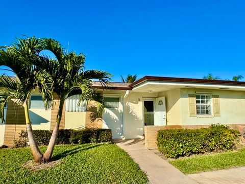 2864 E Crosley Drive E E West Palm Beach FL 33415