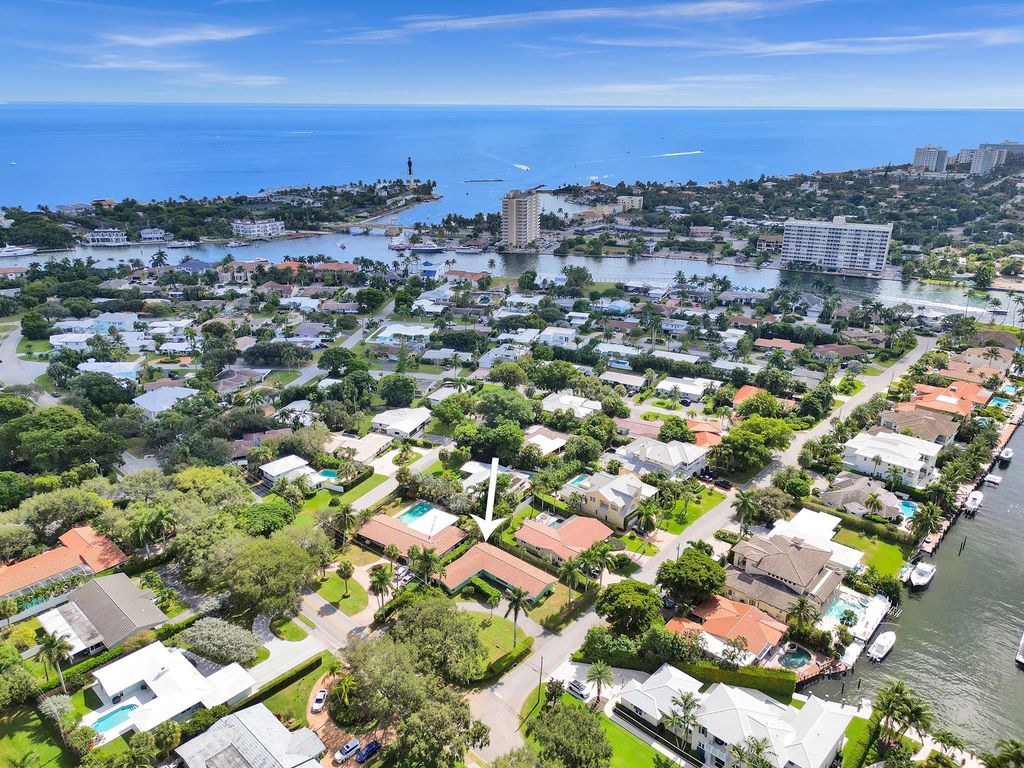 Photo of 2612 NE 27th St, Lighthouse Point, FL 33064 (MLS # F10407670)