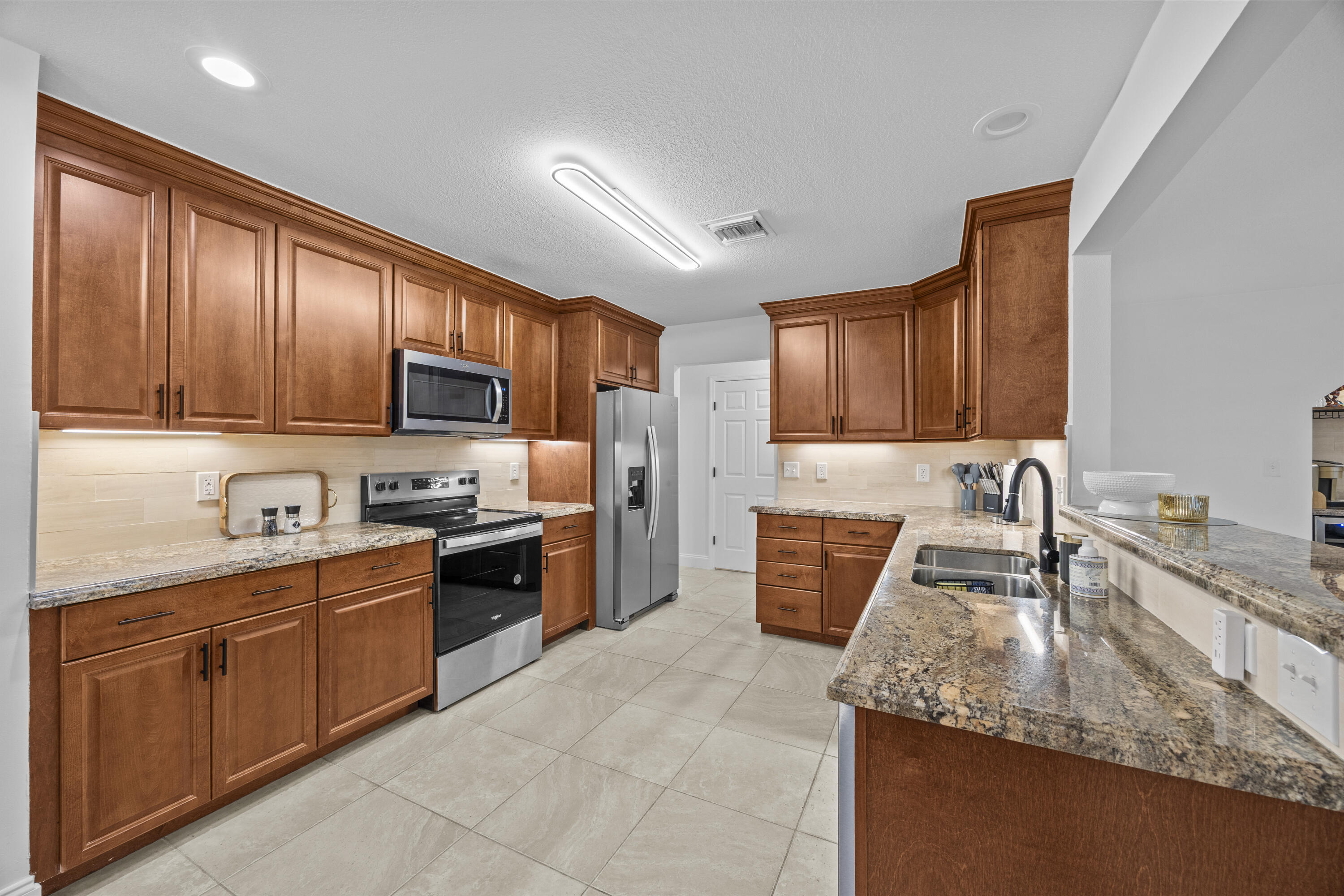 GREENVIEW SHORES 2 OF WELLINGTON - Residential Lease