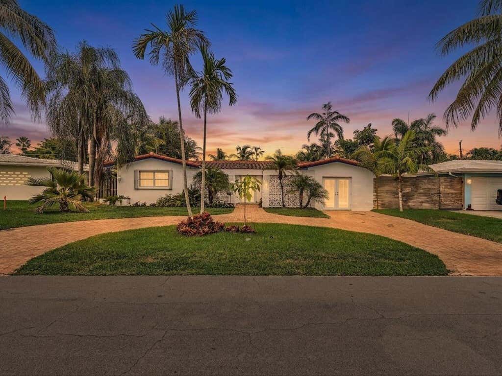 Photo of 2121 NE 52ND Street, Fort Lauderdale, FL 33308 (MLS # B26058283)