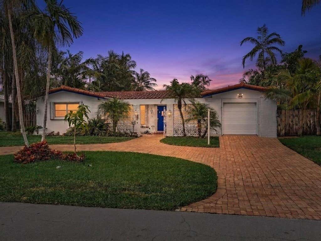 Photo of 2121 NE 52ND Street, Fort Lauderdale, FL 33308 (MLS # B26058283)