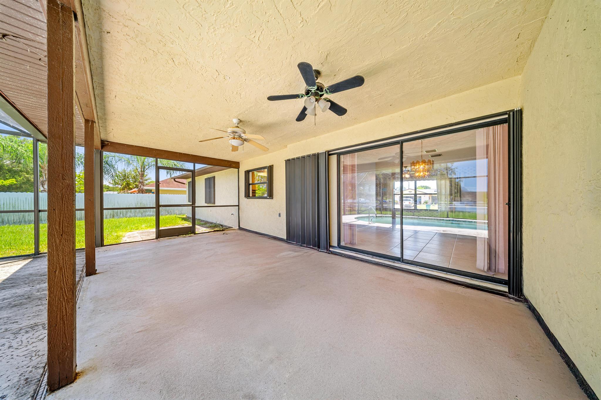 441 SW Curtis Street, Port St Lucie, FL, 34983/$369,000 4 441 SW Curtis Street