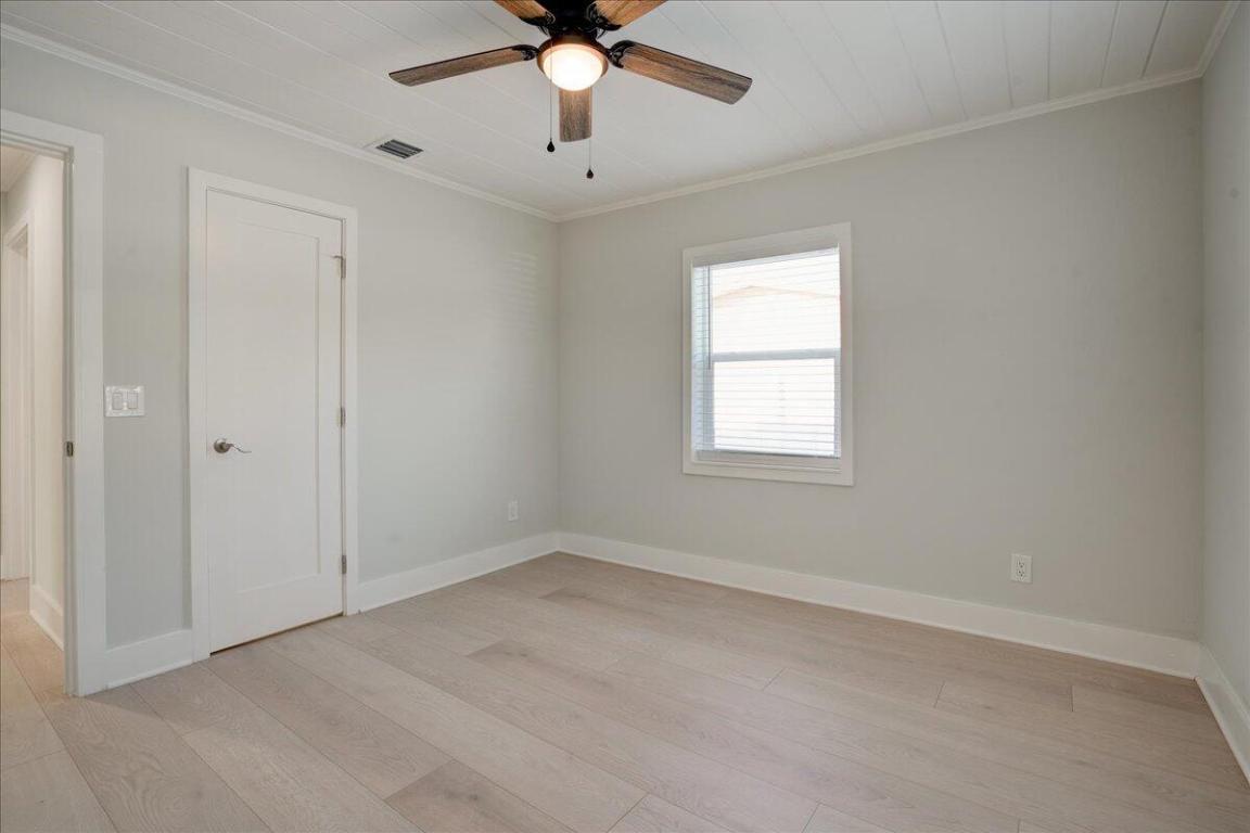 PARADISE HEIGHTS LT 5 - Residential Lease