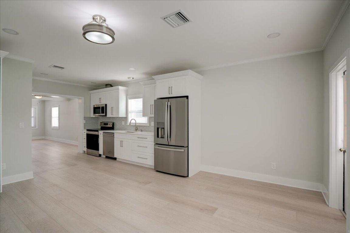 PARADISE HEIGHTS LT 5 - Residential Lease