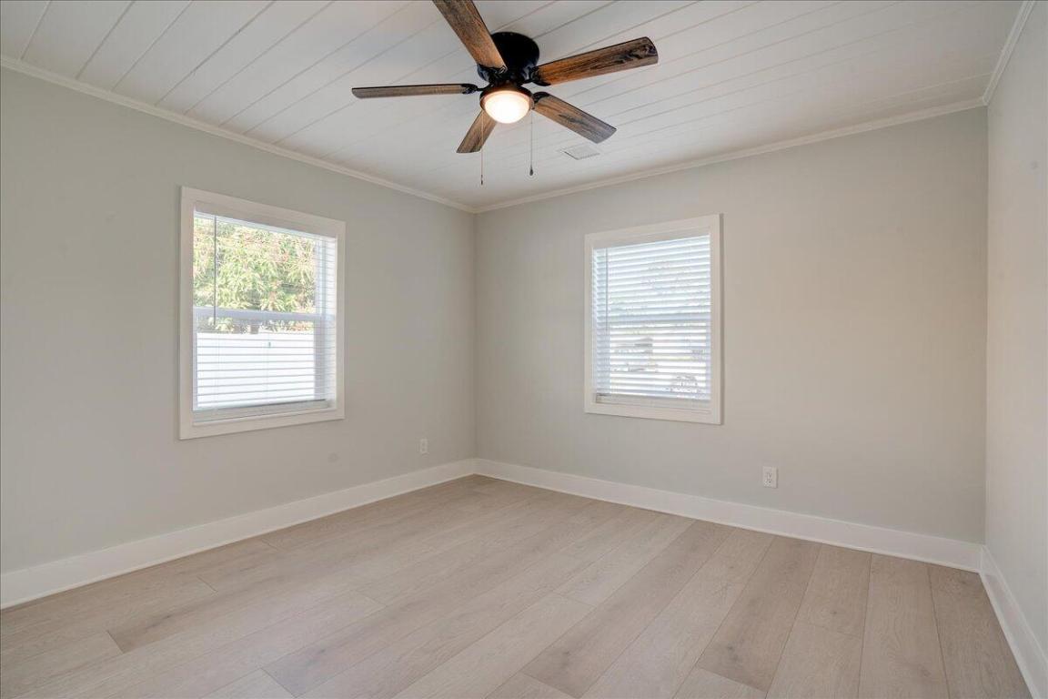 PARADISE HEIGHTS LT 5 - Residential Lease