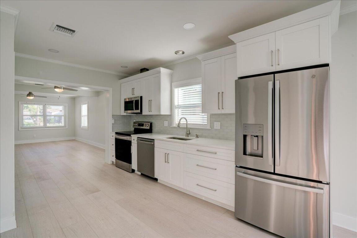 PARADISE HEIGHTS LT 5 - Residential Lease