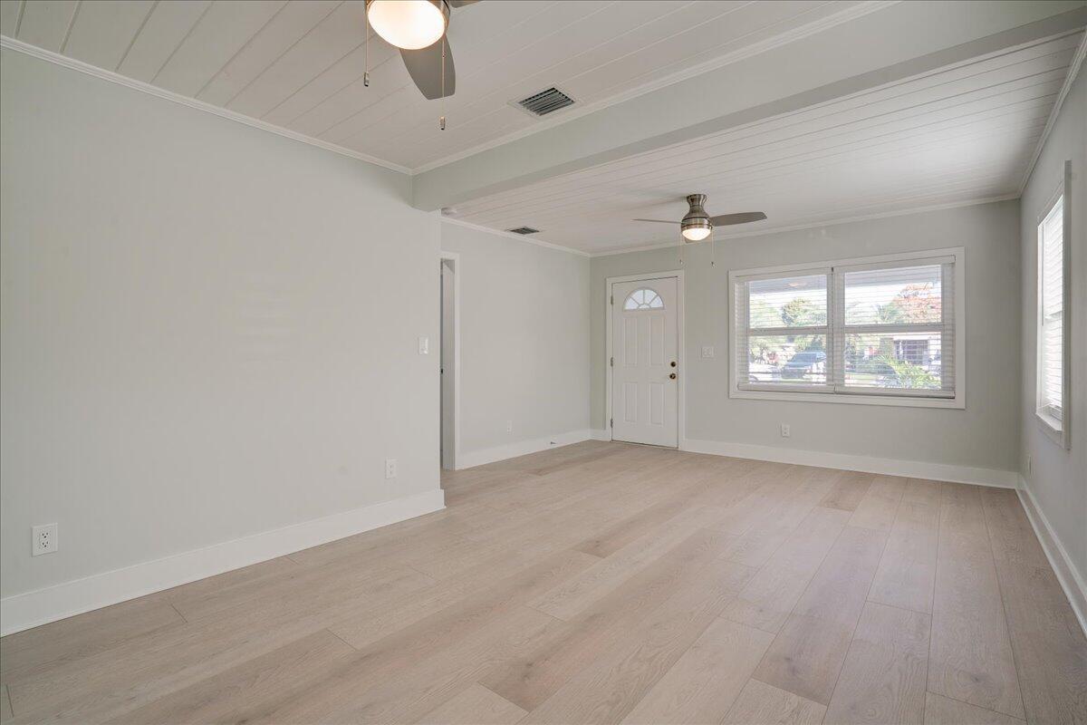 PARADISE HEIGHTS LT 5 - Residential Lease