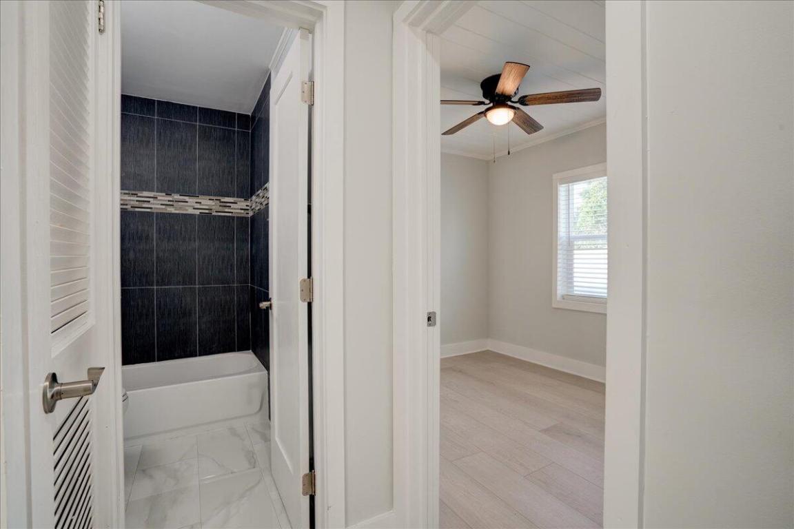 PARADISE HEIGHTS LT 5 - Residential Lease