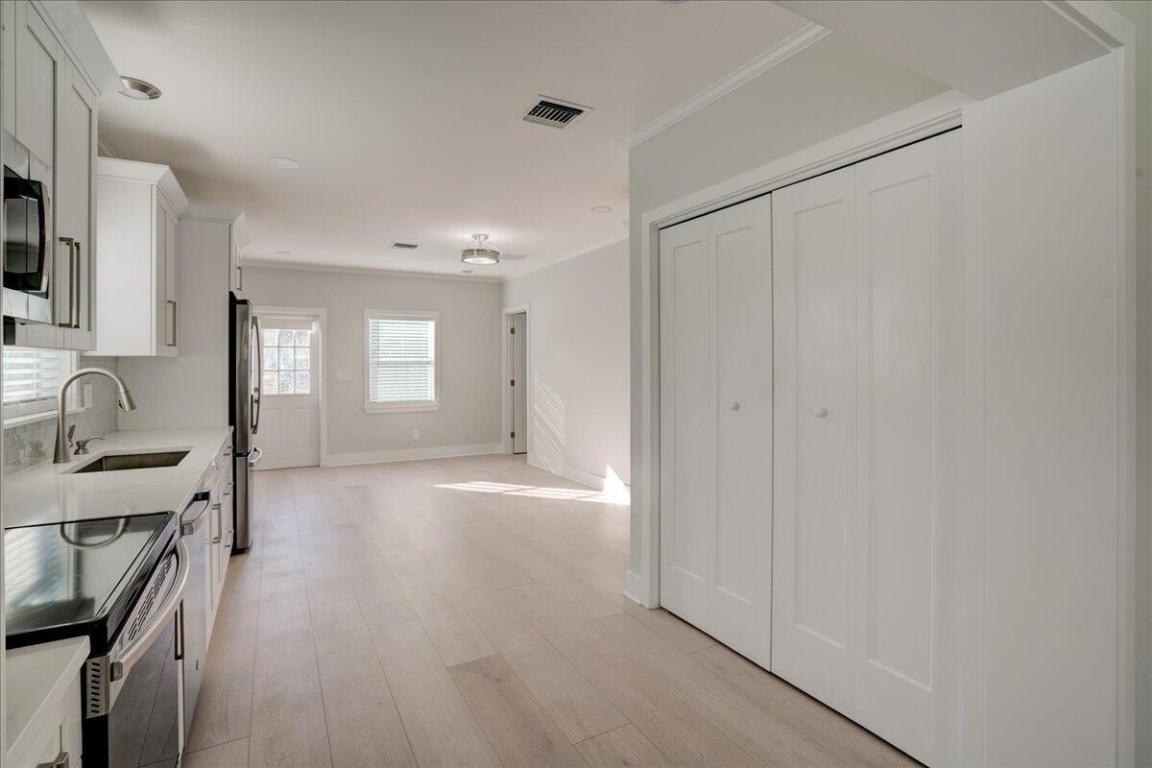 PARADISE HEIGHTS LT 5 - Residential Lease