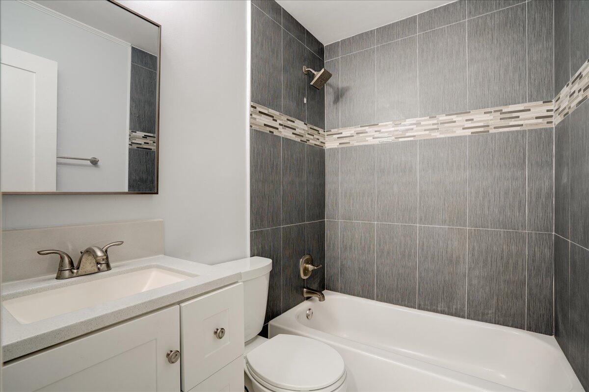 PARADISE HEIGHTS LT 5 - Residential Lease