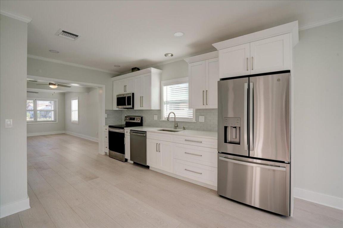 PARADISE HEIGHTS LT 5 - Residential Lease