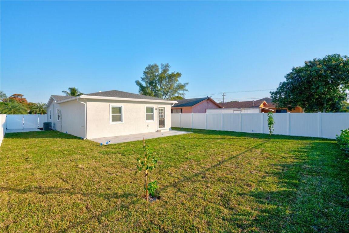 PARADISE HEIGHTS LT 5 - Residential Lease