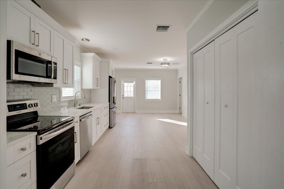 PARADISE HEIGHTS LT 5 - Residential Lease