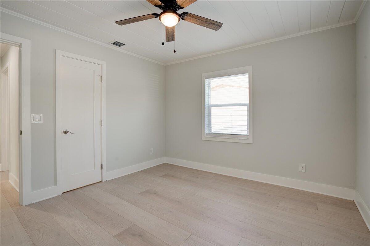 PARADISE HEIGHTS LT 5 - Residential Lease