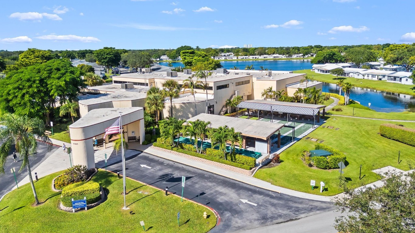 Lauderdale West - Residential