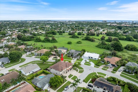 Tiny photo for 301 SANDALWOOD Lane, Boca Raton, FL 33487 (MLS # B26073190)