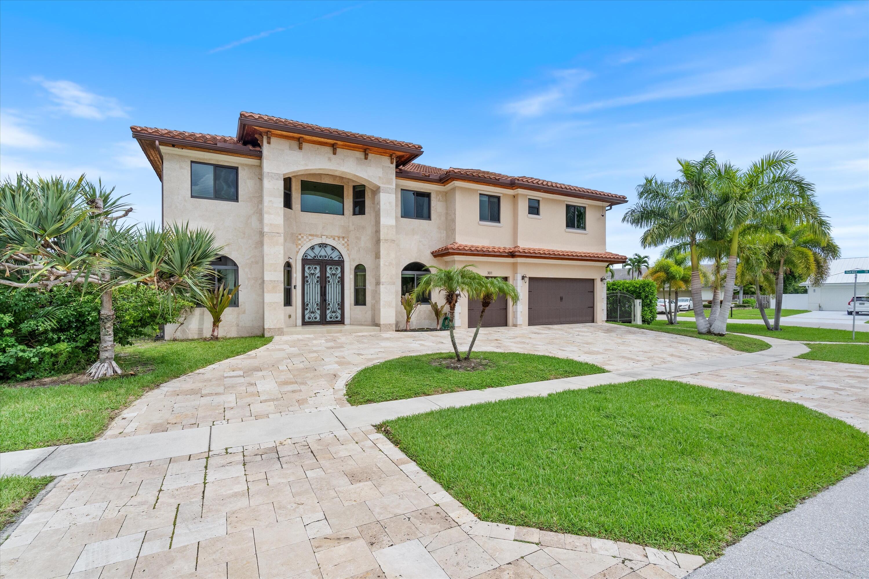 301 SANDALWOOD Lane