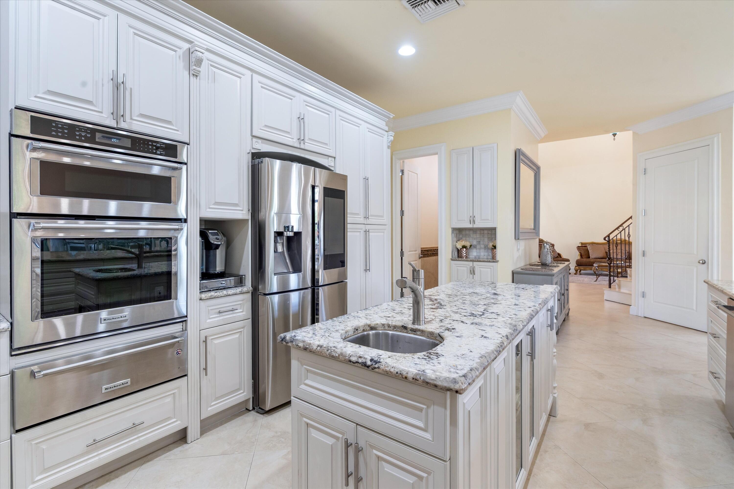 301 SANDALWOOD Lane