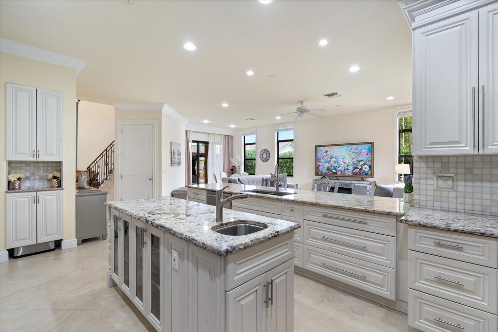 Photo of 301 SANDALWOOD Lane, Boca Raton, FL 33487 (MLS # B26073190)