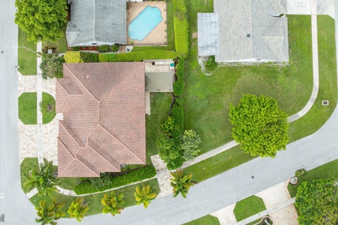 Tiny photo for 301 SANDALWOOD Lane, Boca Raton, FL 33487 (MLS # B26073190)