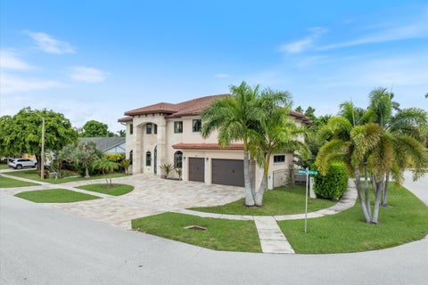 Tiny photo for 301 SANDALWOOD Lane, Boca Raton, FL 33487 (MLS # B26073190)