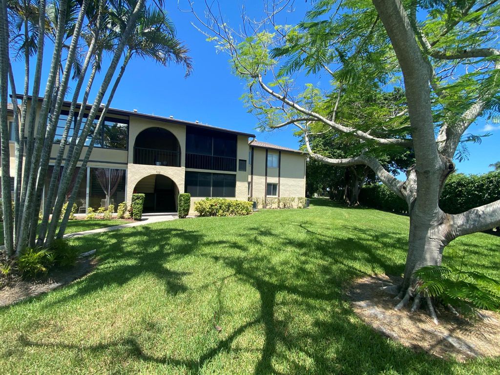 Photo of 302 Pine Ridge Circle #D-1, Greenacres, FL 33463 (MLS # R11097009)