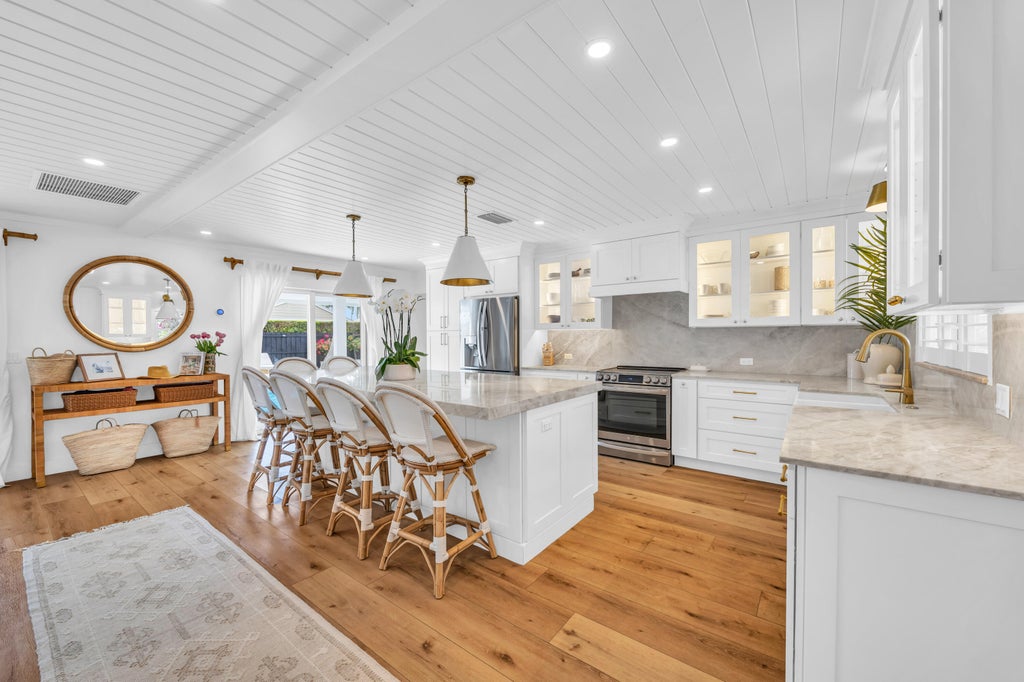 Photo of 366 ELM Avenue, Tequesta, FL 33469 (MLS # B26052147)