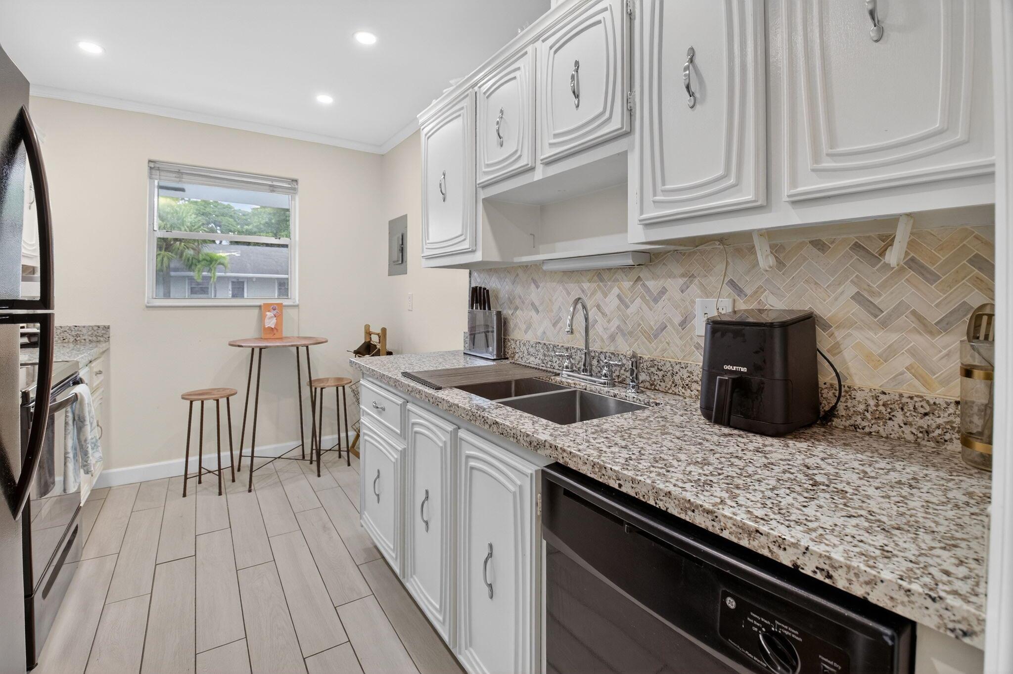 SABAL PINE CONDO - Residential