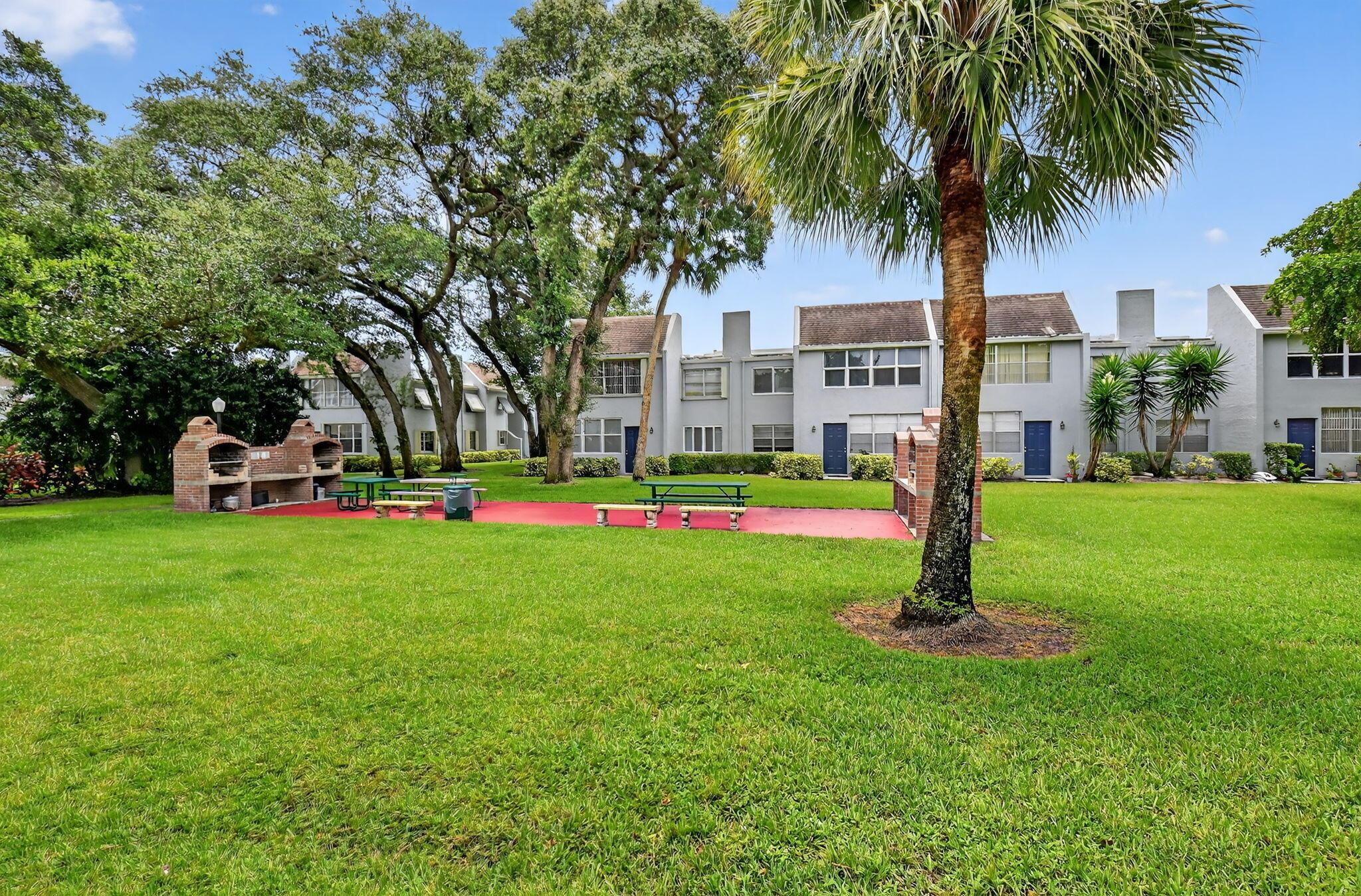 SABAL PINE CONDO - Residential