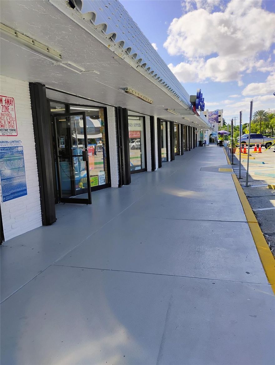 LOCATED ON BEAUTIFUL DEERFIELD BEACH ISLAND, IN A BOUTIQUE SHOPPING CENTER.  WALKING TRAFFIC WITH LARGE WINDOW FRONTAGES OVERLOOKING SIDEWALK. ,STEPS TO OCEAN AND DEERFIELDS FISHING PIER. UNIT IS 2583 SQ. FEET WITH  ADDITIONAL AVAILABLE SEATING OUTSIDE
LAST TENANT 40+ YEARS. 
EQUIPPED WITH WALK IN COOLER/FREEZER, 2 KITCHEN HOOD SYSTEMS, WATER HEATER,4 A/C UNITS, UNDERGROUND GREASE TRAP, 2 COUNTER TOPS/BAR .
AMPLE PARKING 6 RESERVED SPOT FOR TENANT
SEE BROKER REMARKS FOR SHOWING INSTRUCTIONS