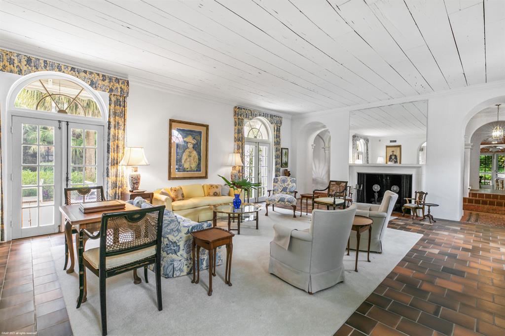 JUPITER ISLAND - Residential