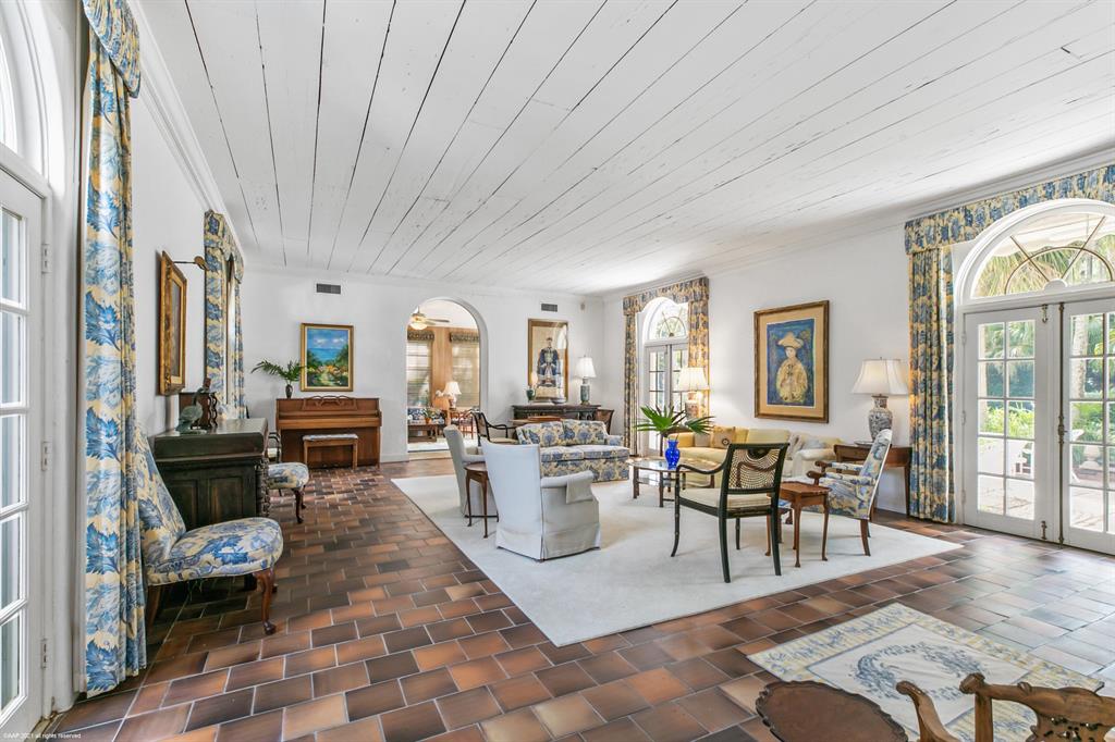 JUPITER ISLAND - Residential