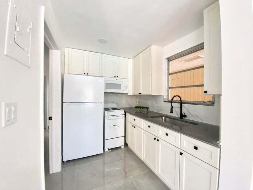 660 NE 34th Court 3