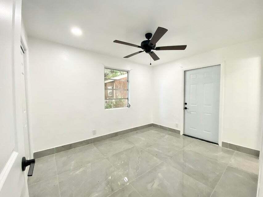660 NE 34th Court 3