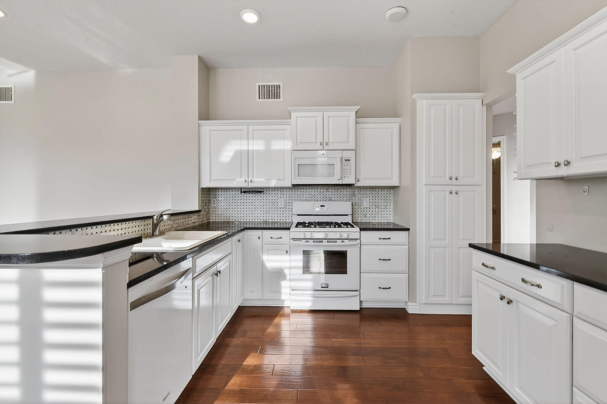 THE ARBORS (AKA FOREST GLADE) - Residential