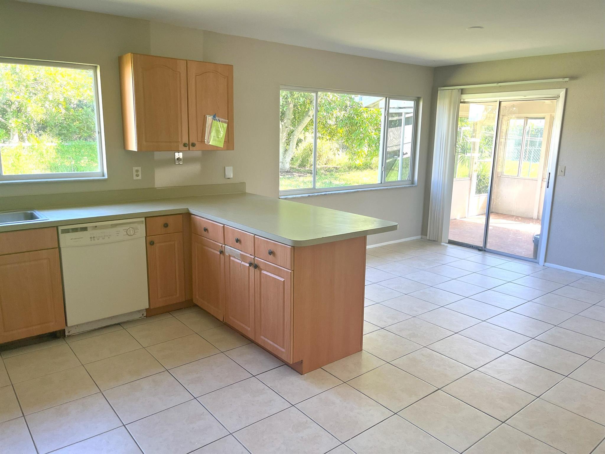 PORT ST LUCIE SECTION 41 - Residential Lease