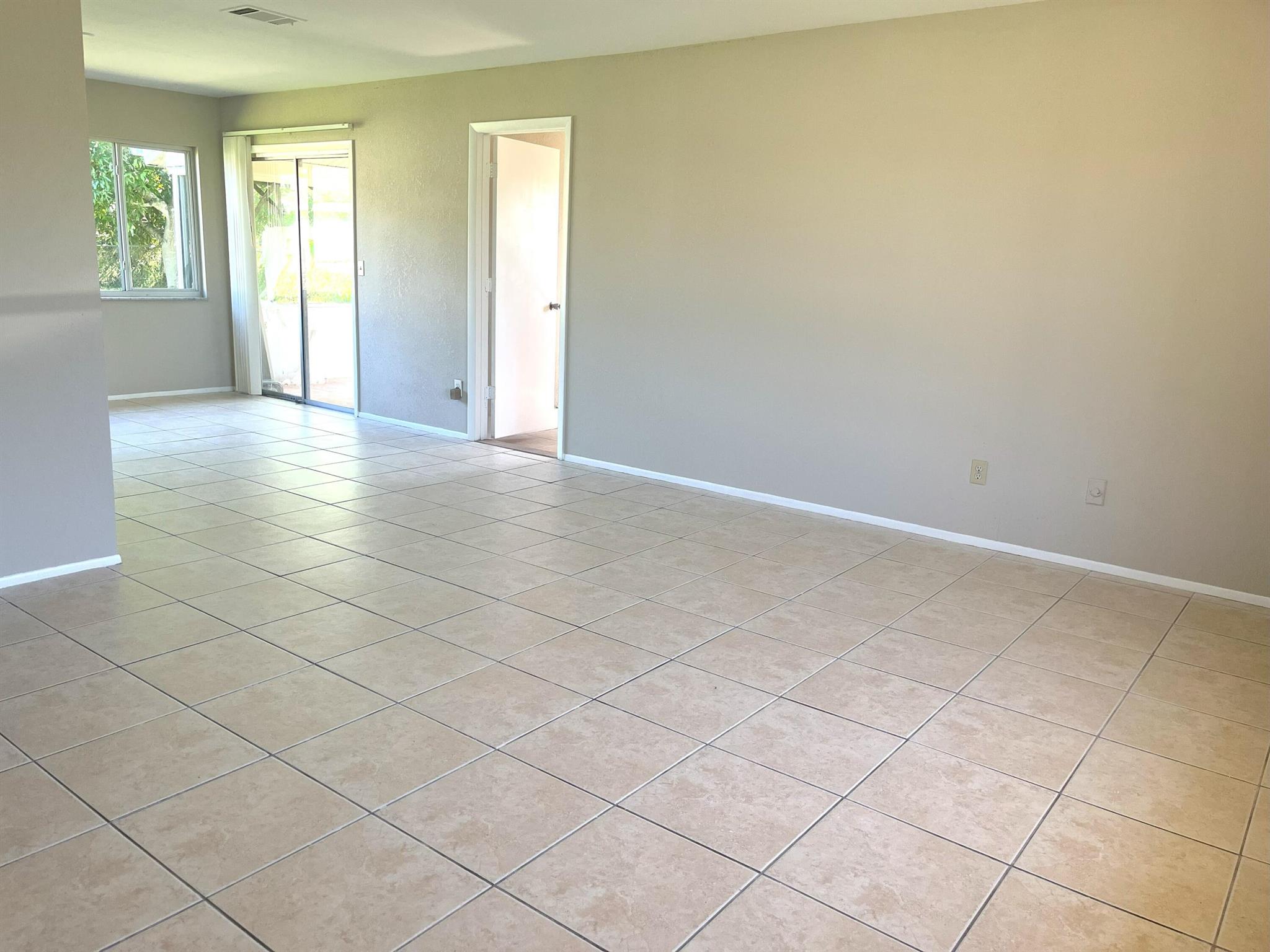 PORT ST LUCIE SECTION 41 - Residential Lease