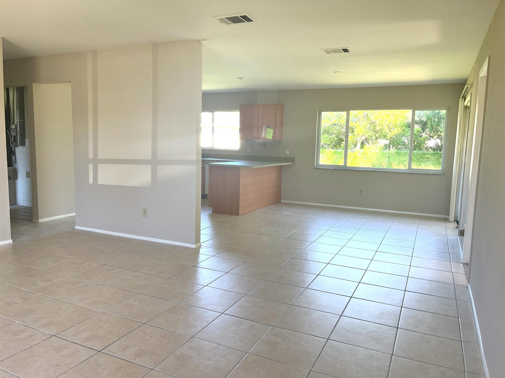 PORT ST LUCIE SECTION 41 - Residential Lease