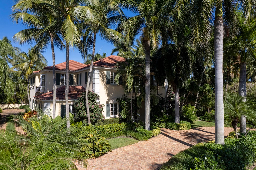 Photo of 223 Coral Lane, Palm Beach, FL 33480 (MLS # B26083001)