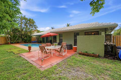 Tiny photo for 2145 NW 85th Lane, Coral Springs, FL 33071 (MLS # B26040393)