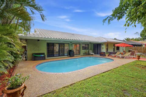 Tiny photo for 2145 NW 85th Lane, Coral Springs, FL 33071 (MLS # B26040393)