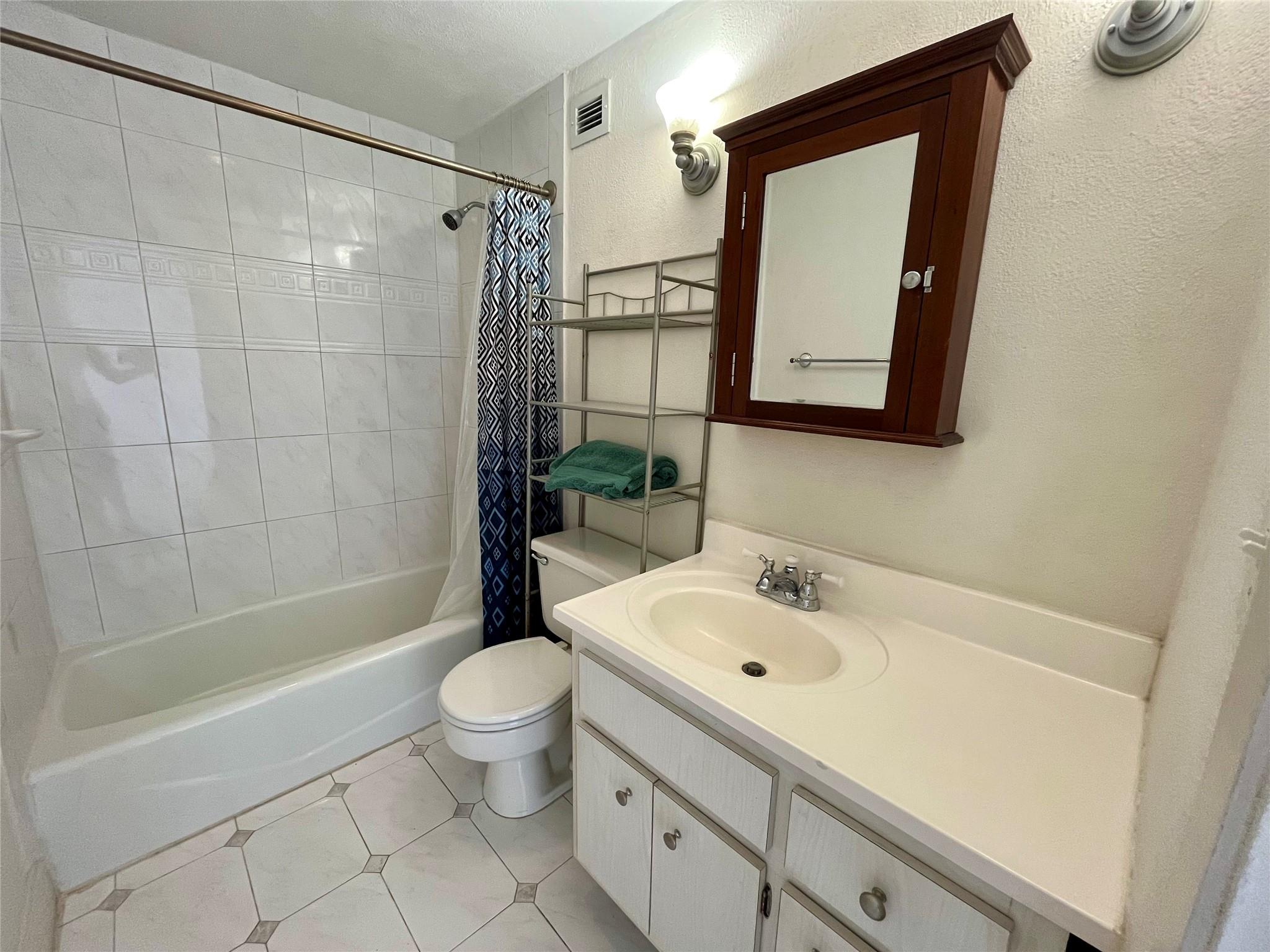 COASTAL TOWERS CONDO - Residential Lease