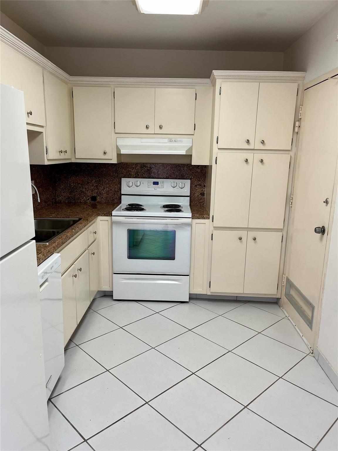 COASTAL TOWERS CONDO - Residential Lease