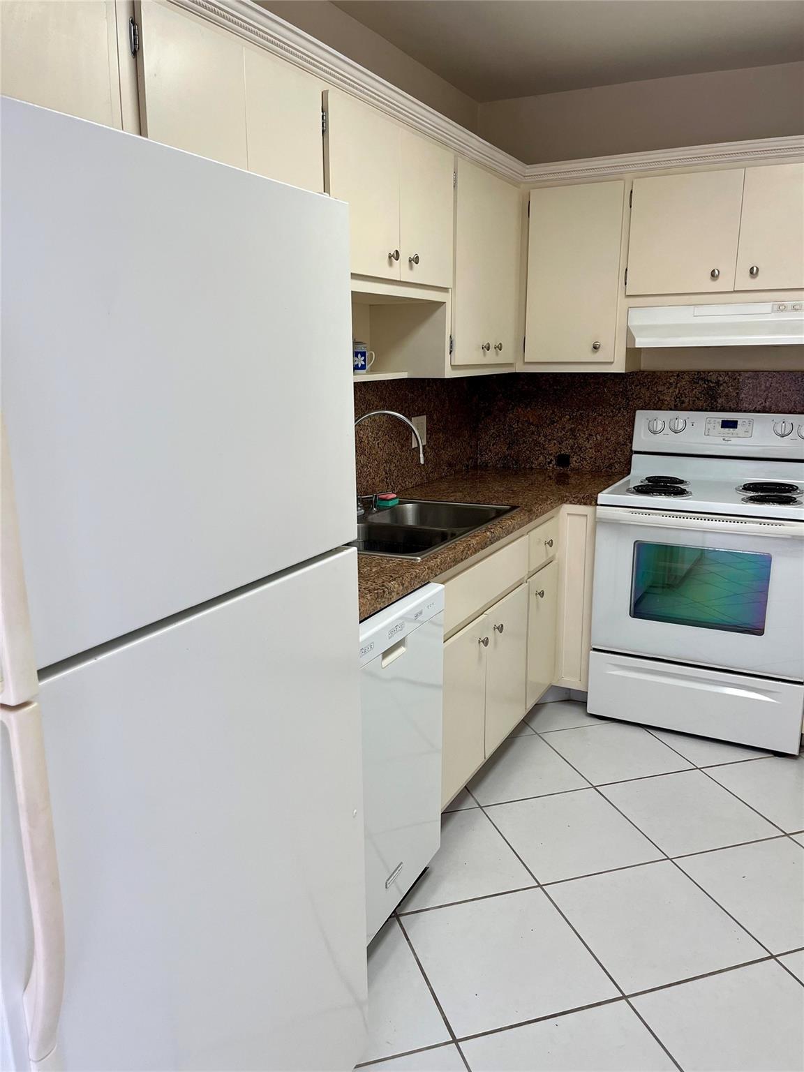 COASTAL TOWERS CONDO - Residential Lease