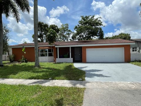 Single Family Residence in Sunrise FL 7140 Sunset Strip.jpg